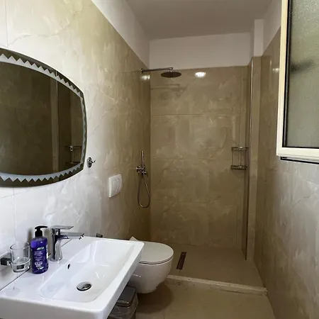 Pashaj Guest house