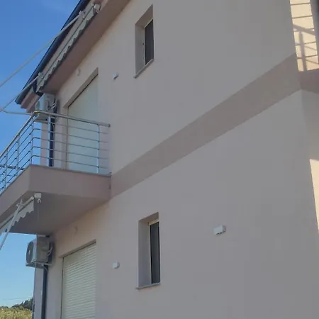 Pashaj Guest house